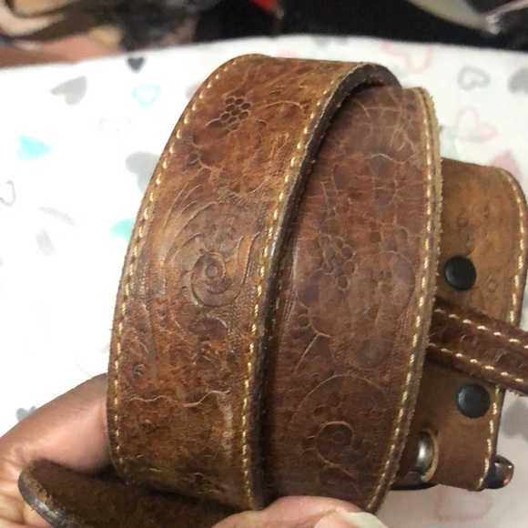 WRANGLER brown floral embossed genuine leather men’s belt. Size 34. - Picture 9 of 9